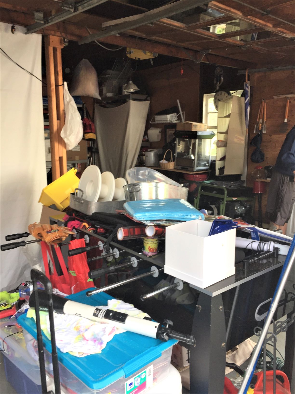 garage with foosball before 2mp